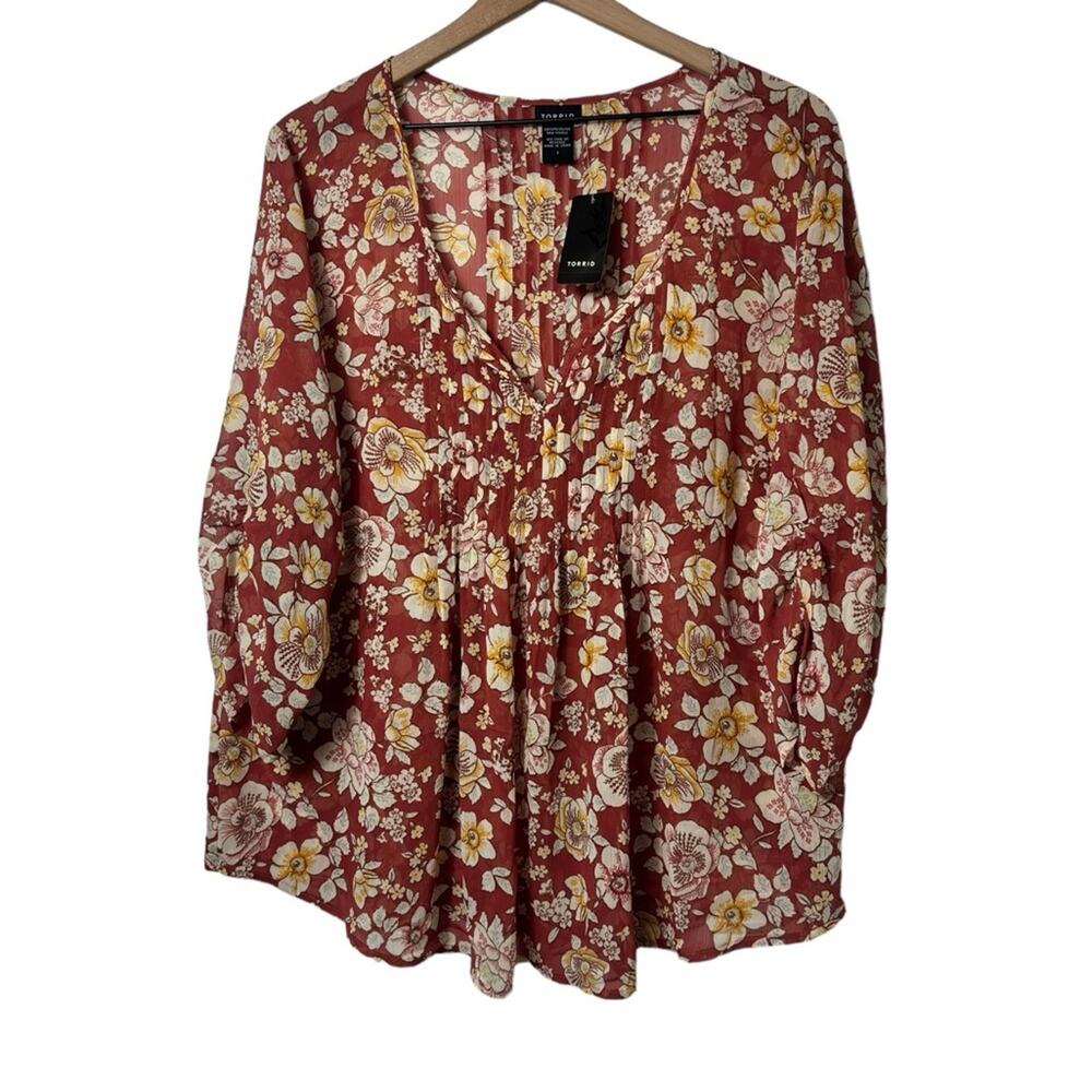 TORRID FLORAL PRINT CHIFFON PLEATED WOMEN BLOUSE PLUS SIZE 1 OR 1X BRAND NEW